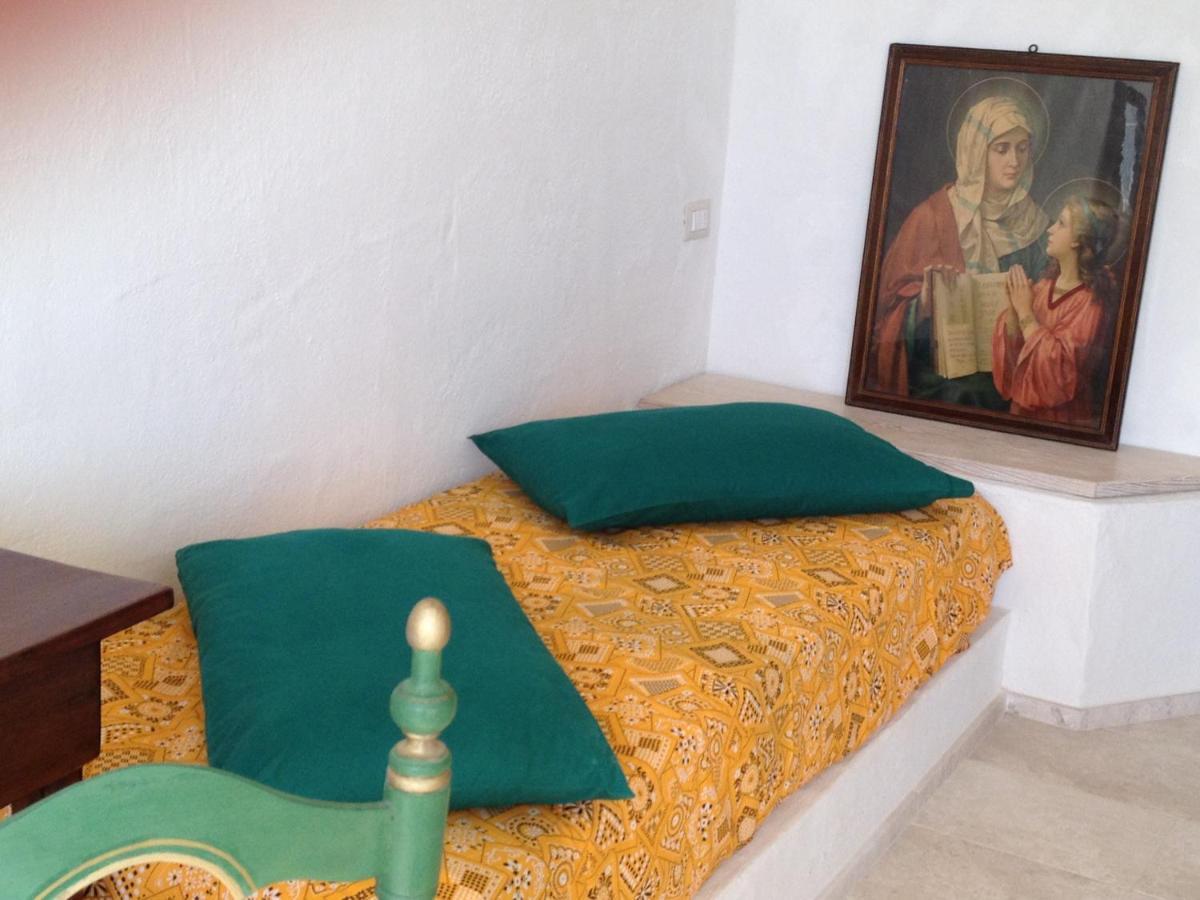 Antica Dimora La Corona San Pantaleo Exterior foto