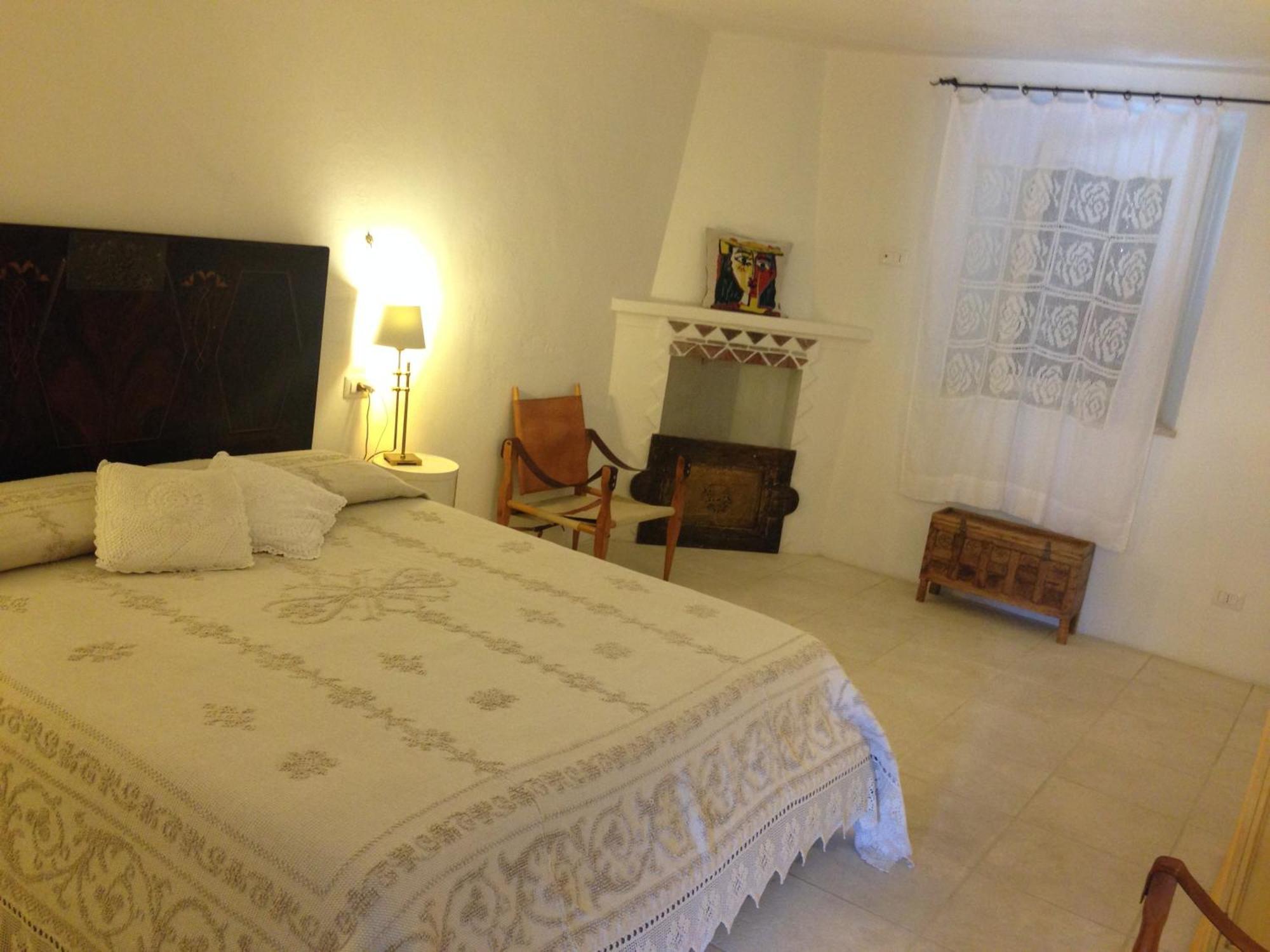Antica Dimora La Corona San Pantaleo Habitación foto