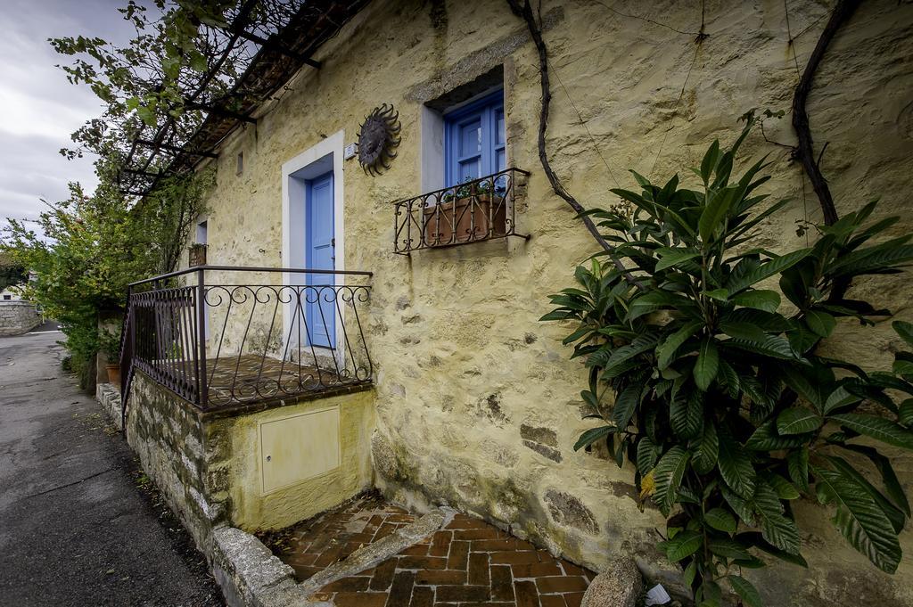 Antica Dimora La Corona San Pantaleo Exterior foto