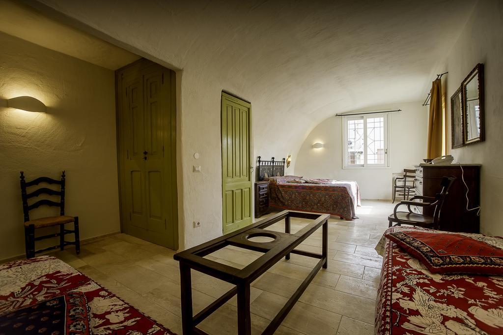 Antica Dimora La Corona San Pantaleo Habitación foto
